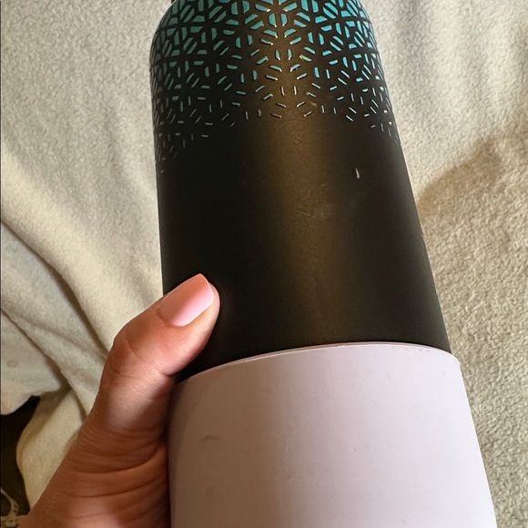 Reebok 32 oz Stainless Steel Water Bottle with Handle - Black/ Teal/ Purple - Picture 3 of 4